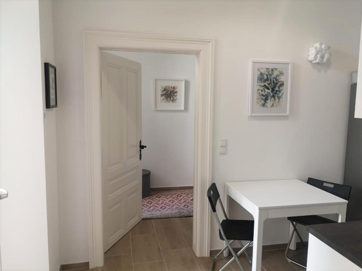 Ruhige Art-Garconniere Mit Balkon Lägenhet Wien Exteriör bild